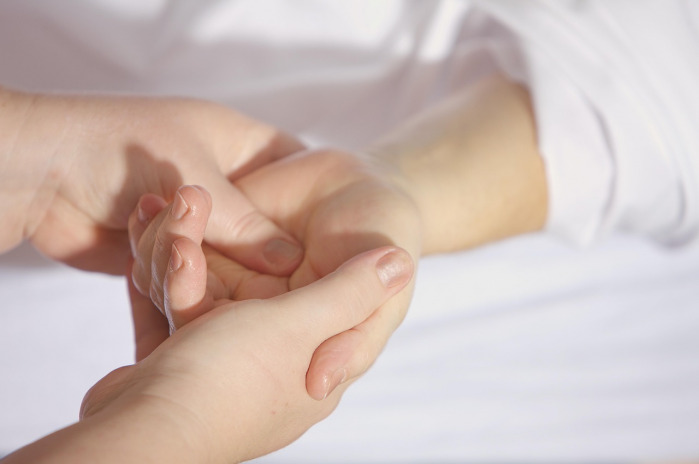 osteopathy hands therapy